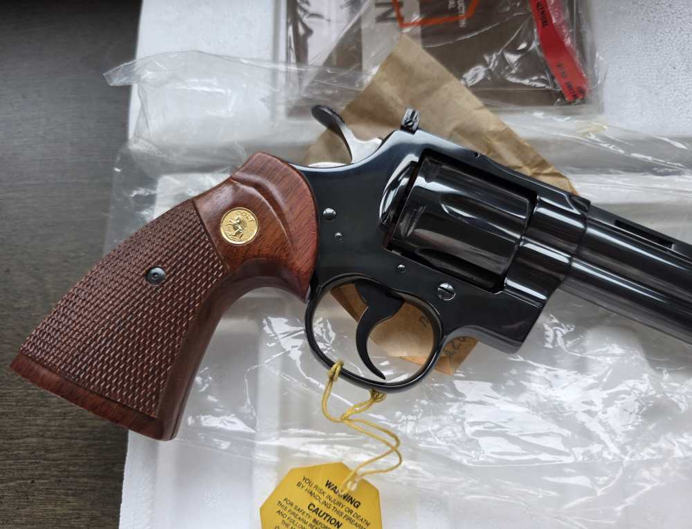 Colt Python 357 Mag 8 inch New in original box Rare -img-4
