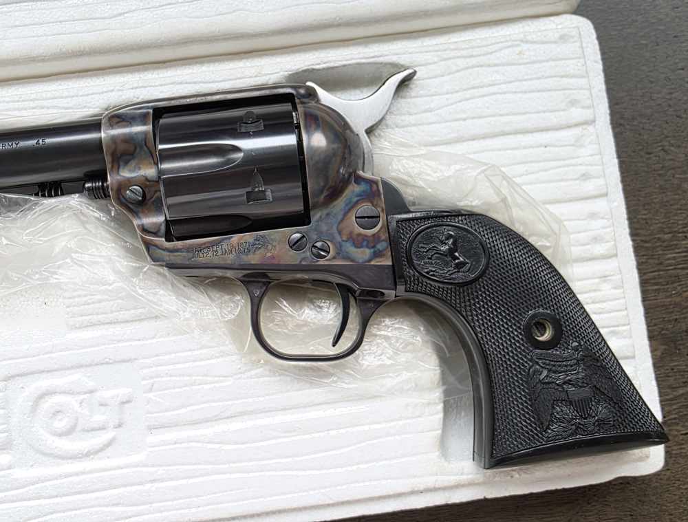 COLT SINGLE ACTION ARMY .45 Colt P1870 NEW OLD STOCK RARE -img-2