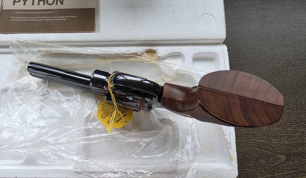 Colt Python .357 Mag Blued 4 in NEW OLD STOCK RARE WOW-img-7