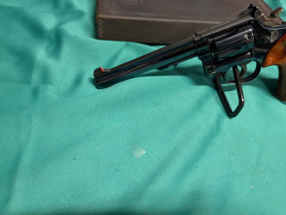 Smith & Wesson K 22 Masterpiece 17-2 6" Blued target Grips W original box -img-1