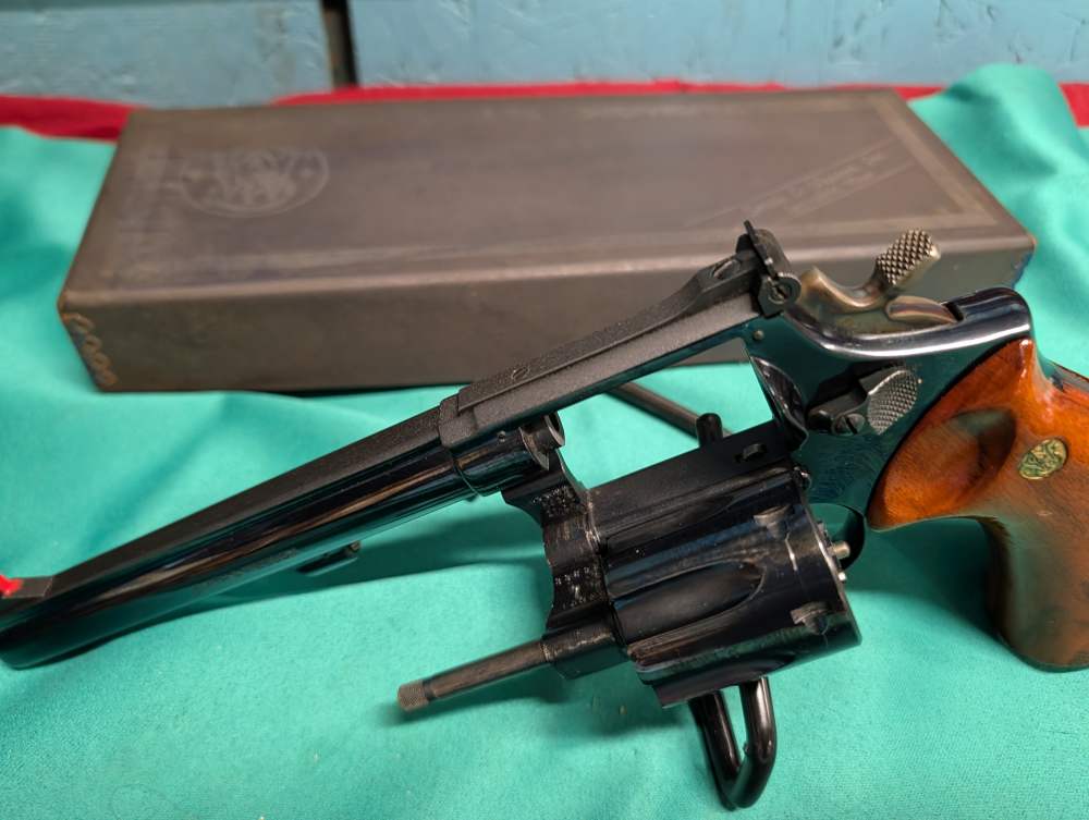 Smith & Wesson K 22 Masterpiece 17-2 6" Blued target Grips W original box -img-8