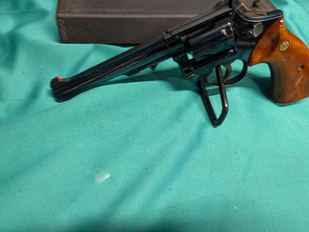 Smith & Wesson K 22 Masterpiece 17-2 6" Blued target Grips W original box -img-2