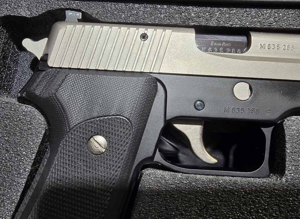 SIG SAUER P225 9mm RARE TWO-TONE MADE IN WEST GERMANY-img-2