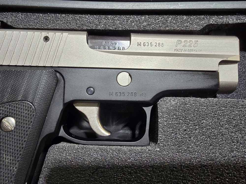 SIG SAUER P225 9mm RARE TWO-TONE MADE IN WEST GERMANY-img-1