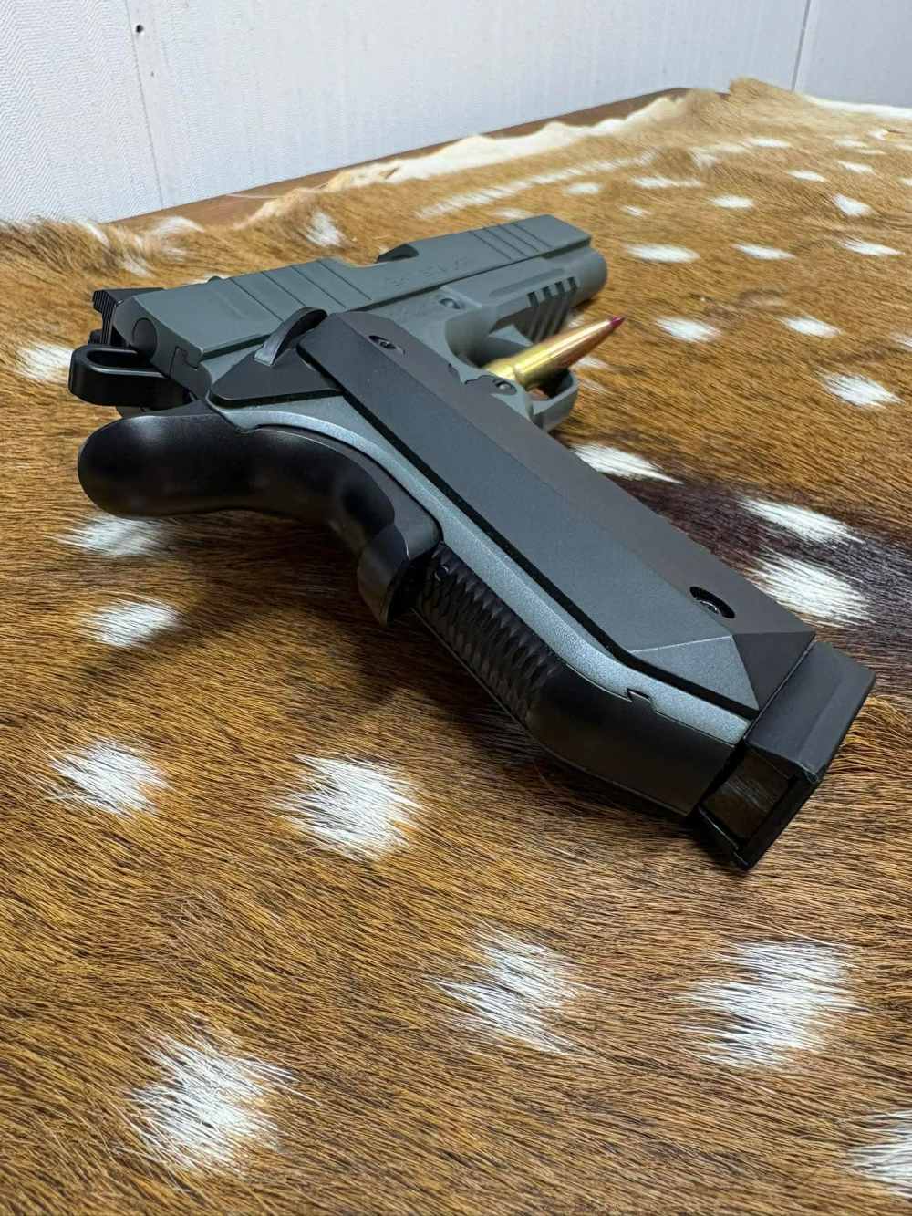 Tisas 1911 Night Stalker-img-7