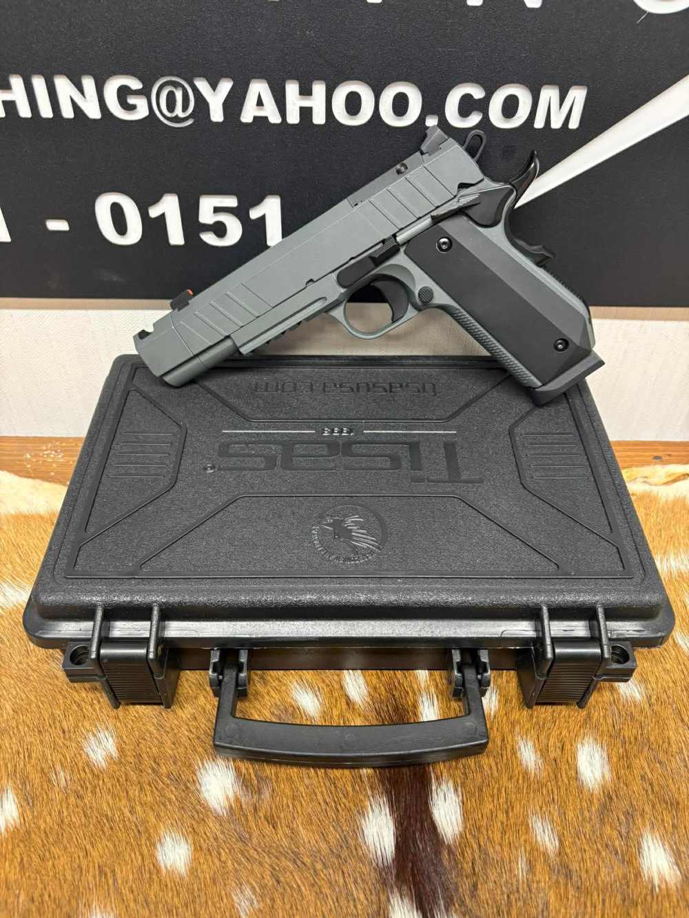 Tisas 1911 Night Stalker-img-2