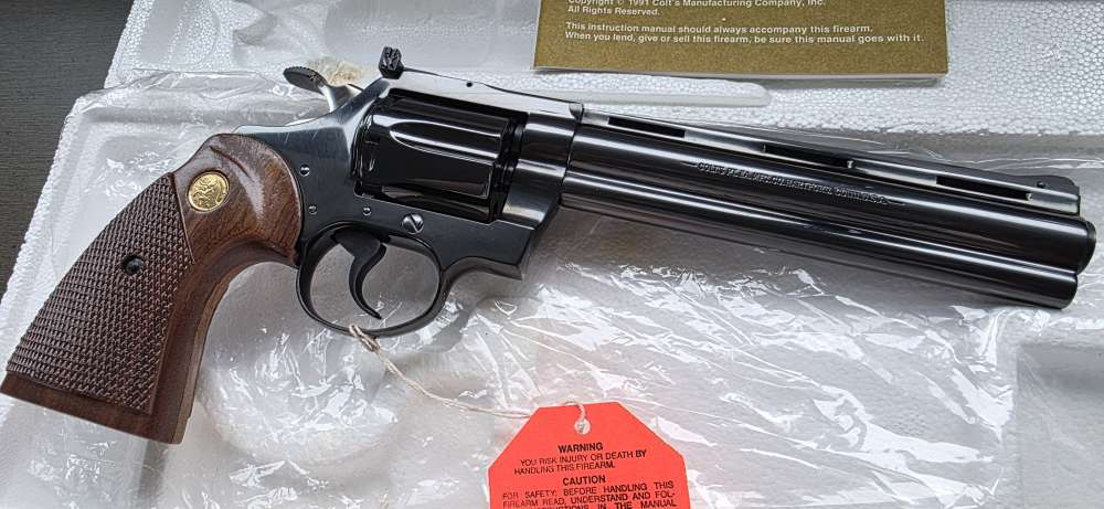 Colt Diamondback 22LR 100% Never Fired  box and all items intact Rare Wow -img-1