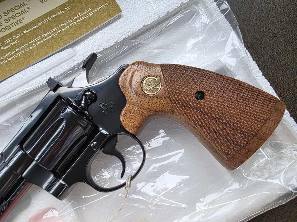 Colt Diamondback 22LR 100% Never Fired  box and all items intact Rare Wow -img-5