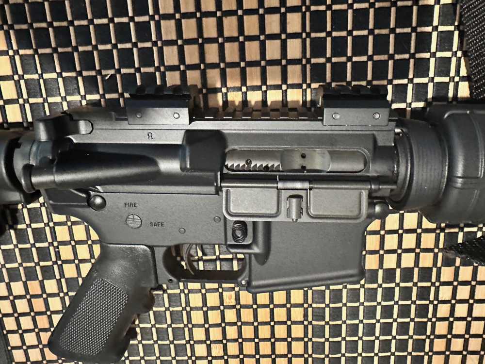 Bushmaster XM15-E2S Super-Light Carbine 5.56mm NATO/.223-img-5