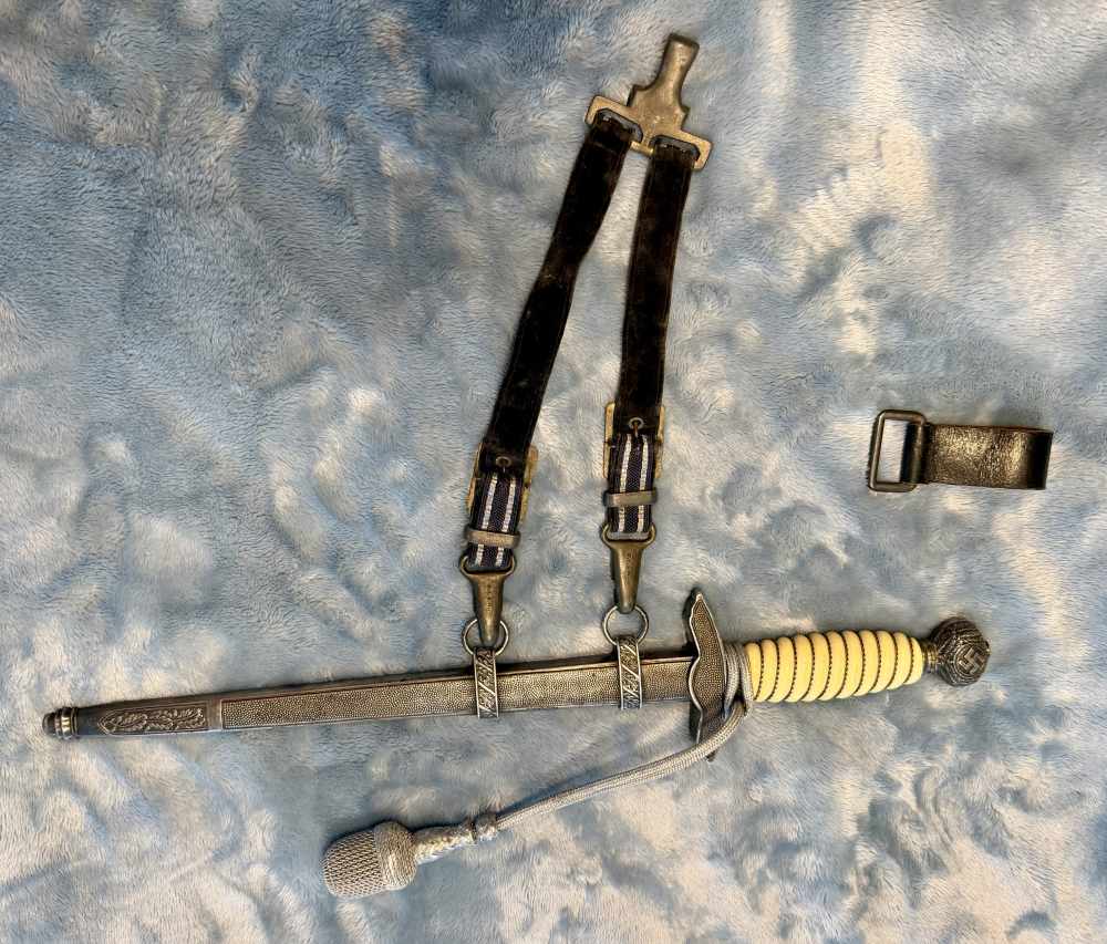 2ND MODEL LUFTWAFFE W/ HANGERS & Original Portepee - Paul Weyersberg-img-11