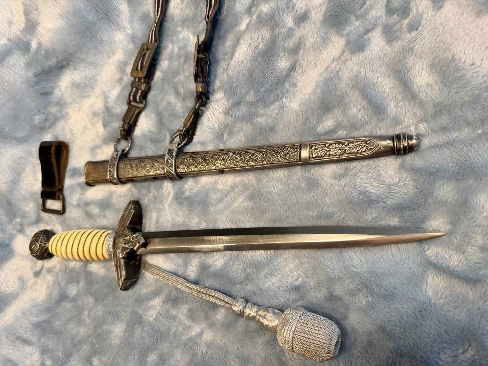 2ND MODEL LUFTWAFFE W/ HANGERS & Original Portepee - Paul Weyersberg-img-5