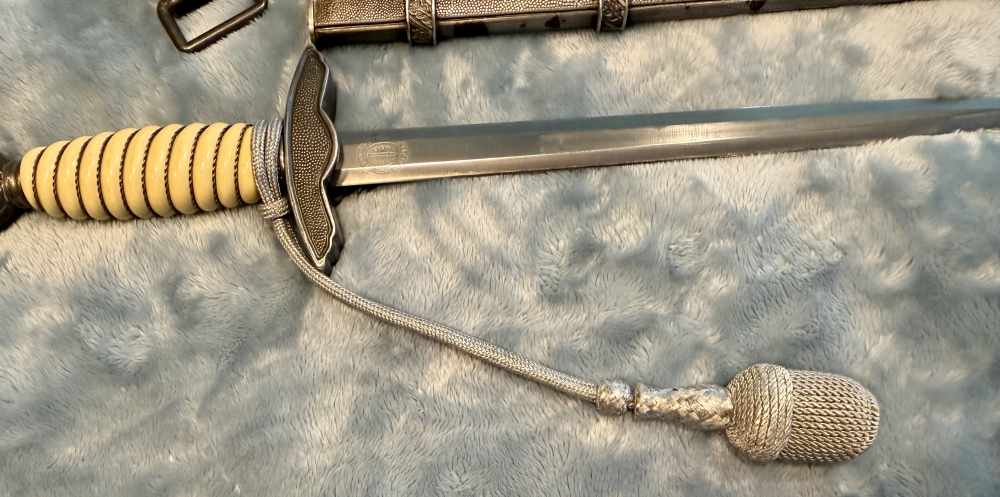 2ND MODEL LUFTWAFFE W/ HANGERS & Original Portepee - Paul Weyersberg-img-3