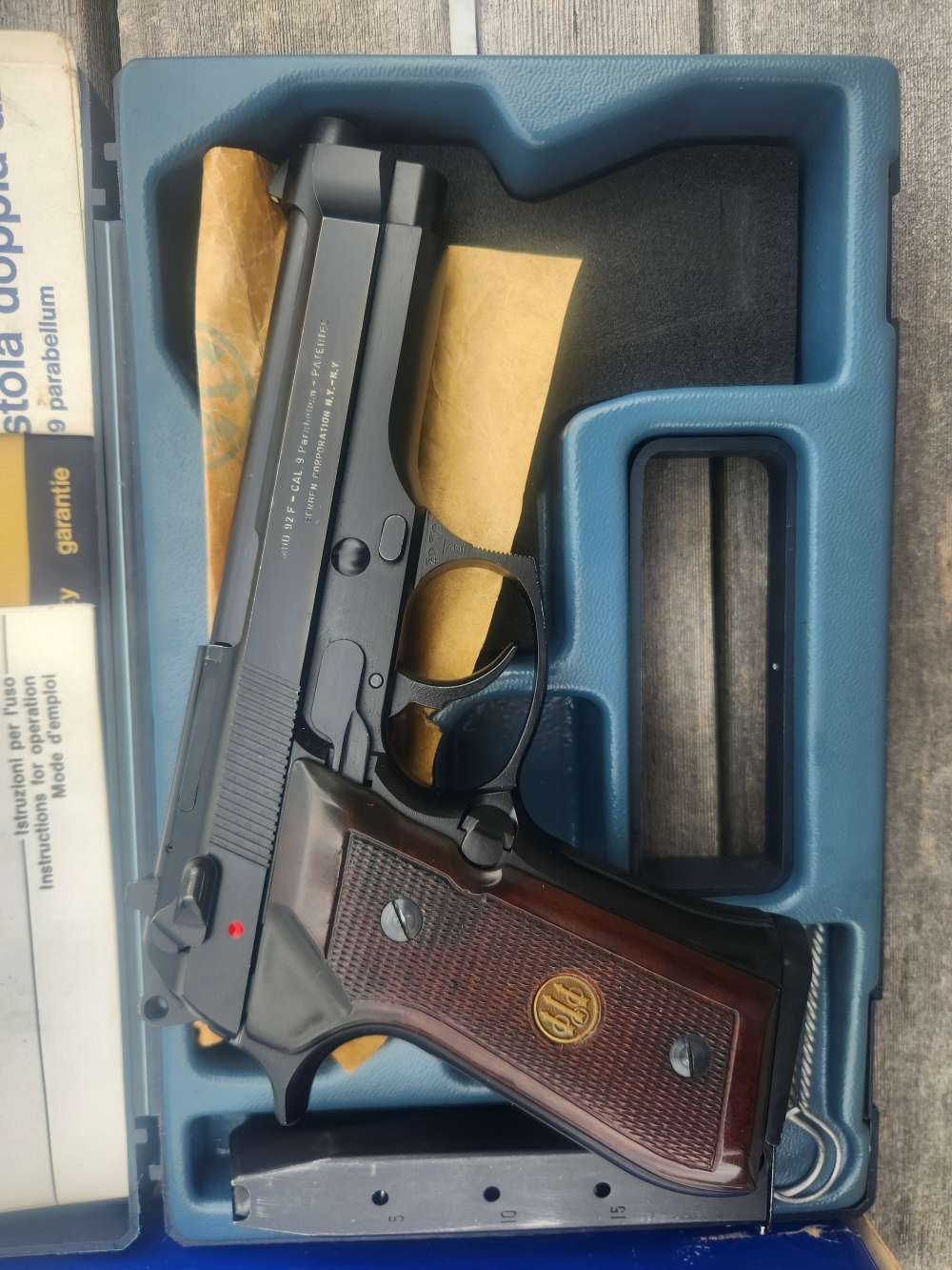 EARLY ITALIAN Berden import Beretta 92F ALL factory access.  no warning lab-img-2