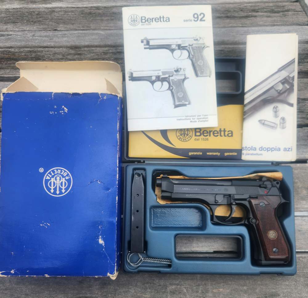 EARLY ITALIAN Berden import Beretta 92F ALL factory access.  no warning lab-img-0