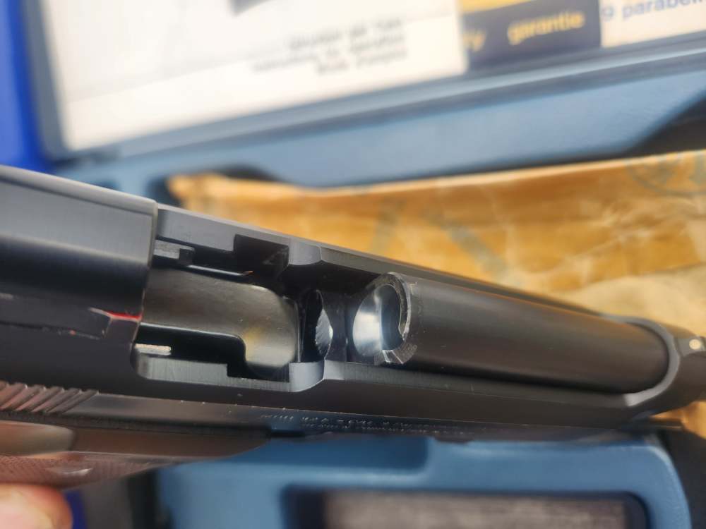 EARLY ITALIAN Berden import Beretta 92F ALL factory access.  no warning lab-img-10