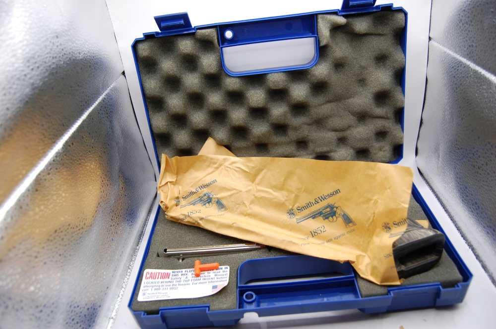 Smith & Wesson Model 22A Pistol matching factory case manual wood grips -img-19