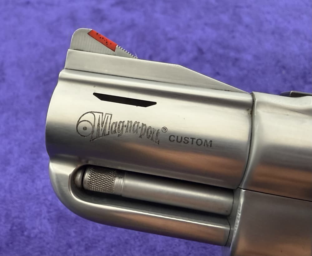S&W 29-2 Mag-Na-Port Custom 2.5" Ported .44 Mag Combat Stocks Hard Chrome-img-17