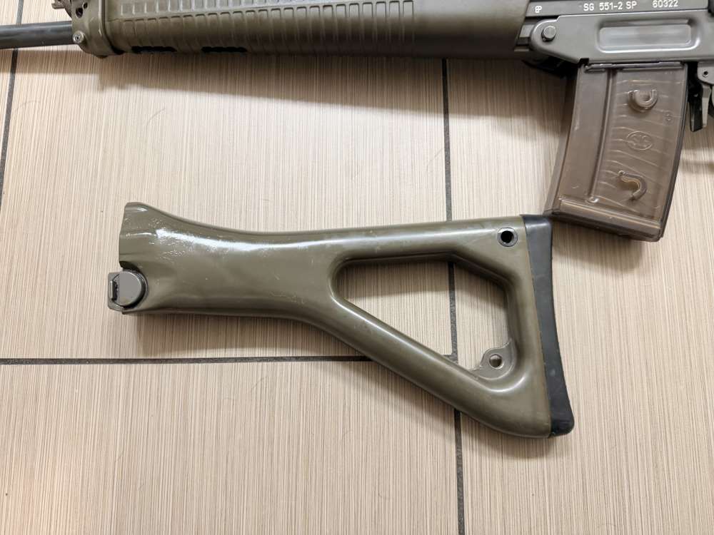 SIG 551-P - Original Swiss - Rare Variant -img-3