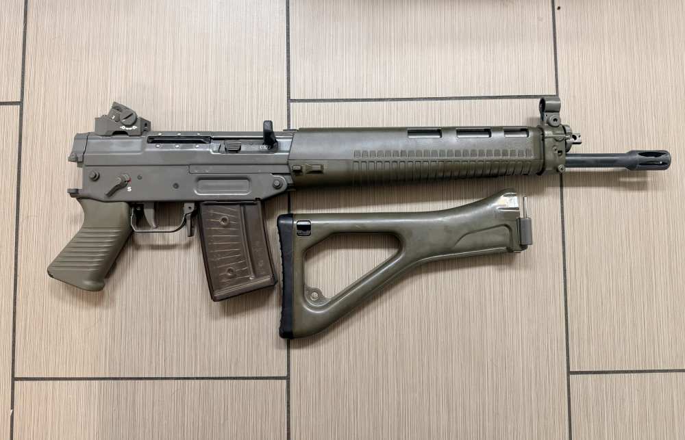 SIG 551-P - Original Swiss - Rare Variant -img-4