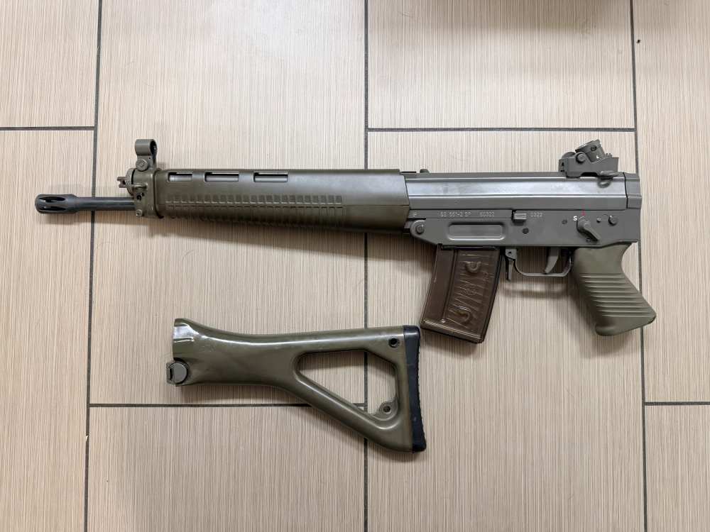 SIG 551-P - Original Swiss - Rare Variant -img-0