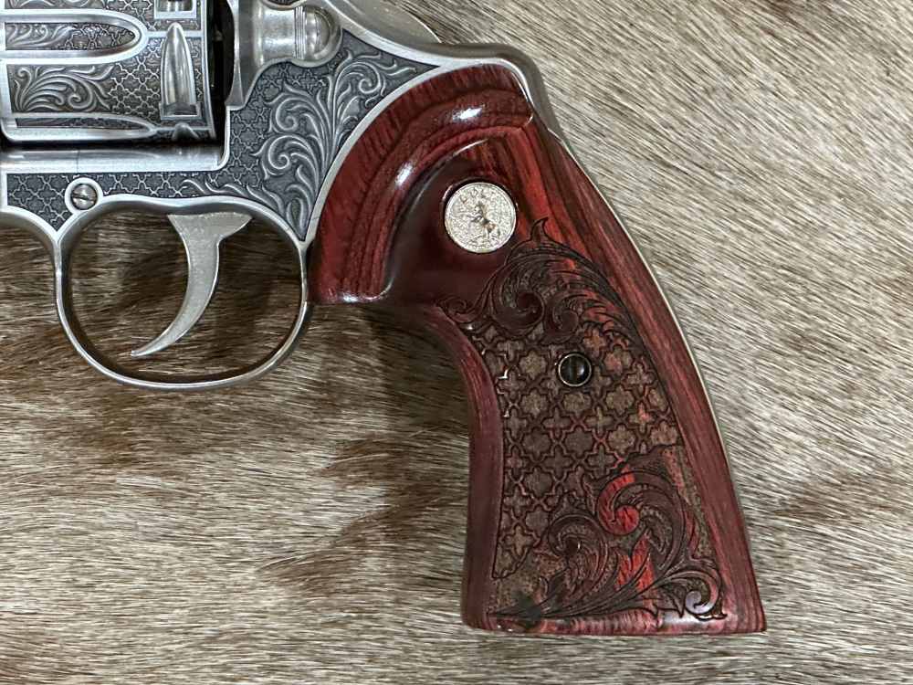 ROYAL CHATEAU COLT PYTHON 357 MAG 6" BY ALTEMONT GRADE AAA ENGRAVED-img-12