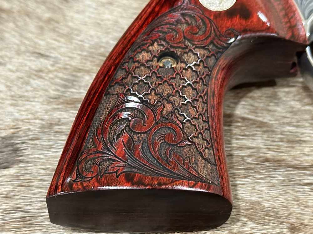 ROYAL CHATEAU COLT PYTHON 357 MAG 6" BY ALTEMONT GRADE AAA ENGRAVED-img-6
