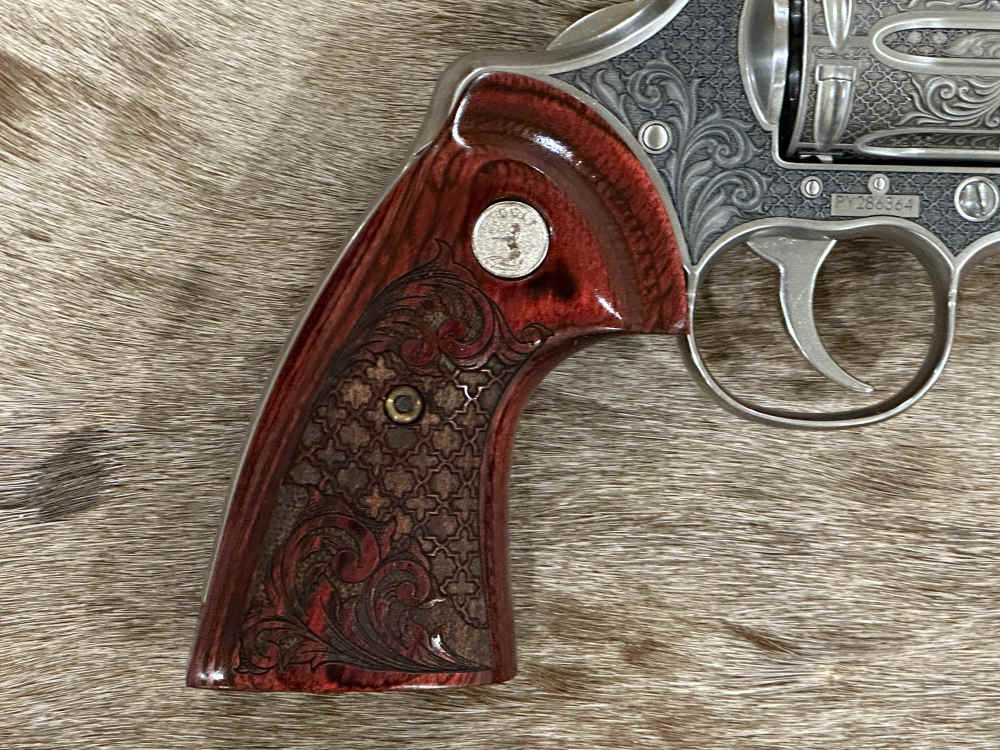 ROYAL CHATEAU COLT PYTHON 357 MAG 6" BY ALTEMONT GRADE AAA ENGRAVED-img-2