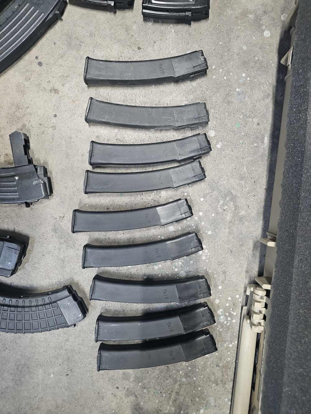 9 KP9 magazines -img-0