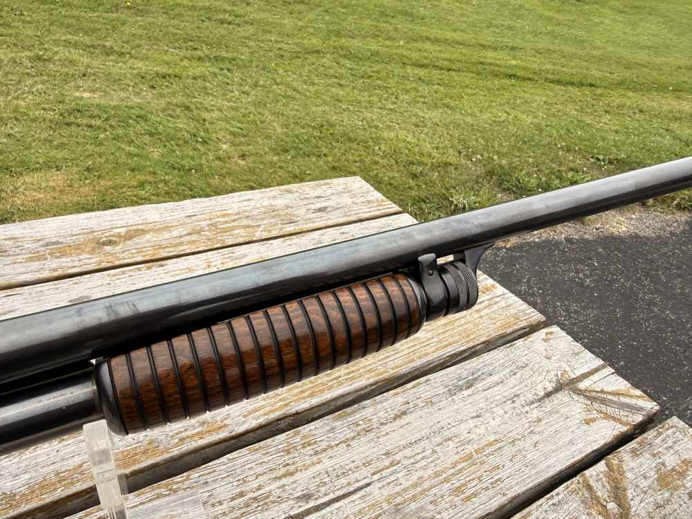 MFG 1955 ITHICA MODEL 37 FEATHERWEIGHT 12GA  PUMP ACTION SHOTGUN 28"-img-9
