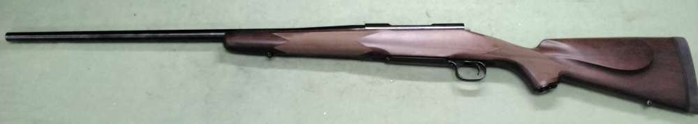 Winchester Model 70 Classic .300 WSM 24" Bolt Action 98% Excellent-img-1