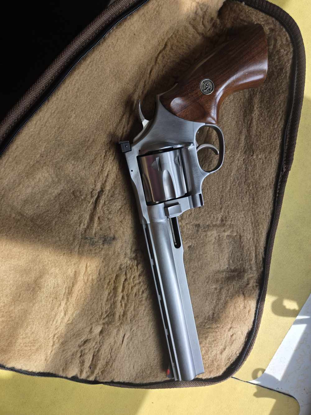 Dan Wesson 44 mag VH 8in barrel Stainless  finish Palmer MA-img-5