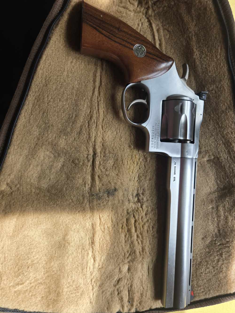 Dan Wesson 44 mag VH 8in barrel Stainless  finish Palmer MA-img-0