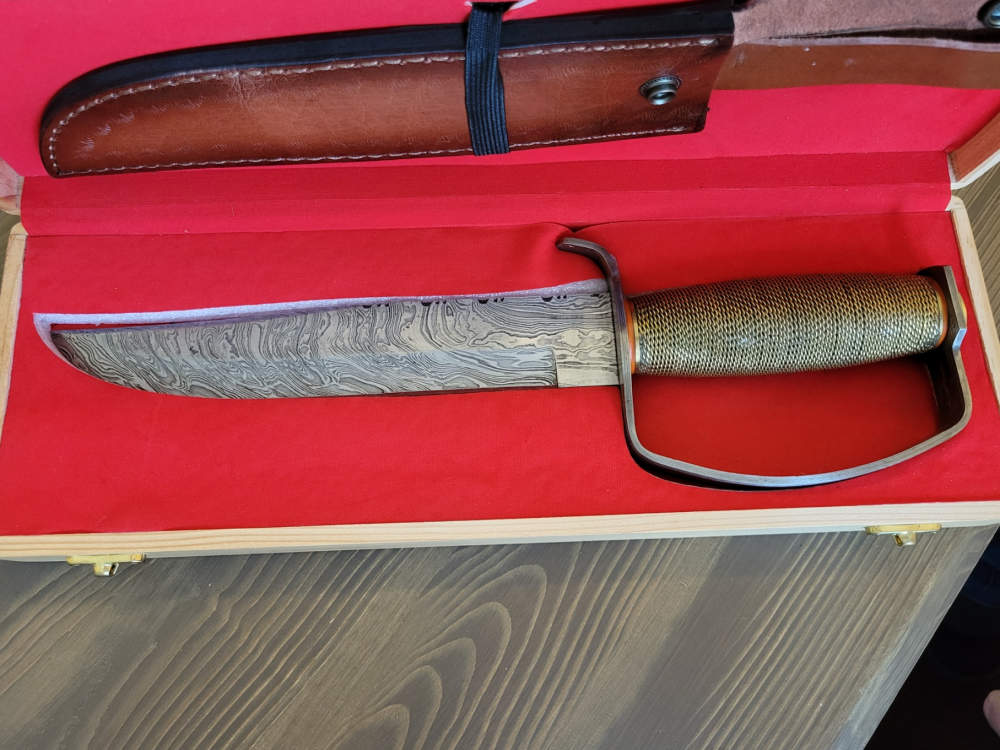 BEAUTIFUL! Custom Made Damascus D-Guard Bowie Knife w/Case & Sheath! -img-2