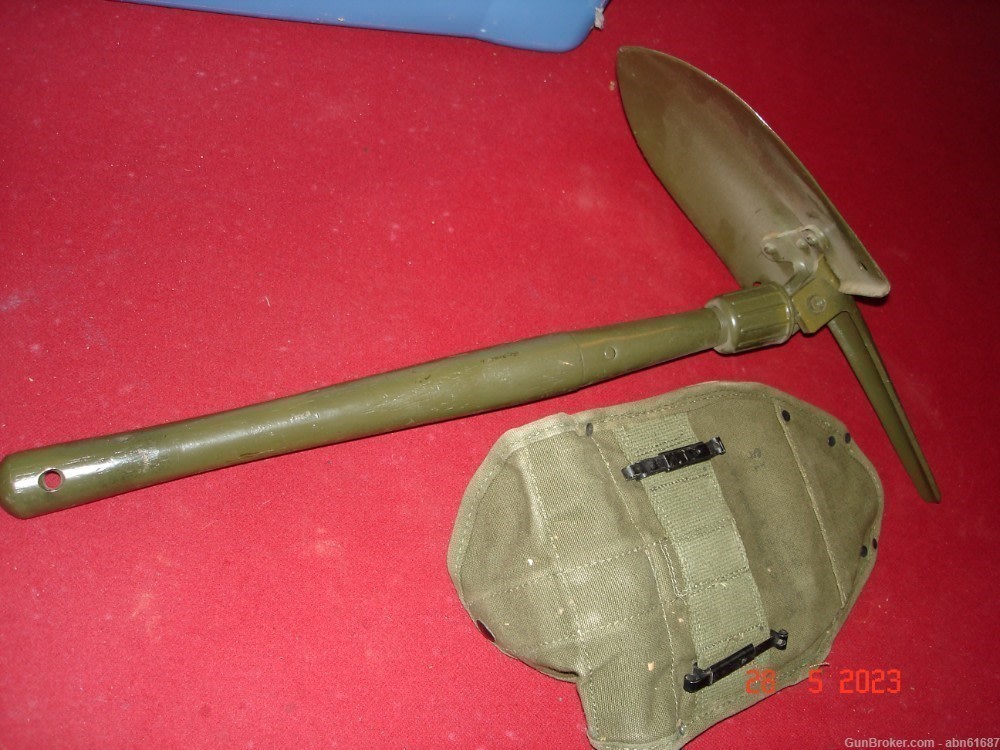 Vietnam US entrenching shovel/pick with canvas carrying case-img-1