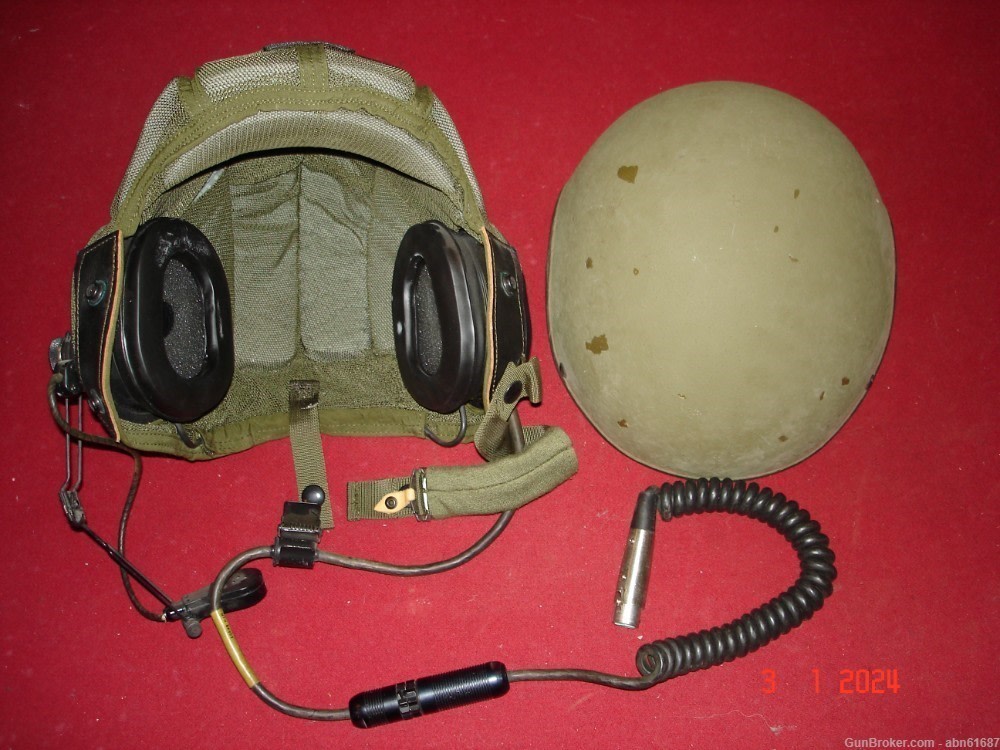 1988 dated US Army Combat Vehicle Crewman Tanker DH-132A ballistic helmet-img-0