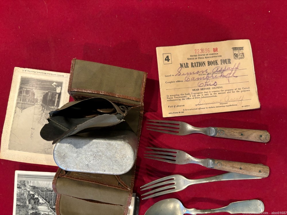 Lot of WWII soldier personal items photos food utensils sewing kit ect.-img-3