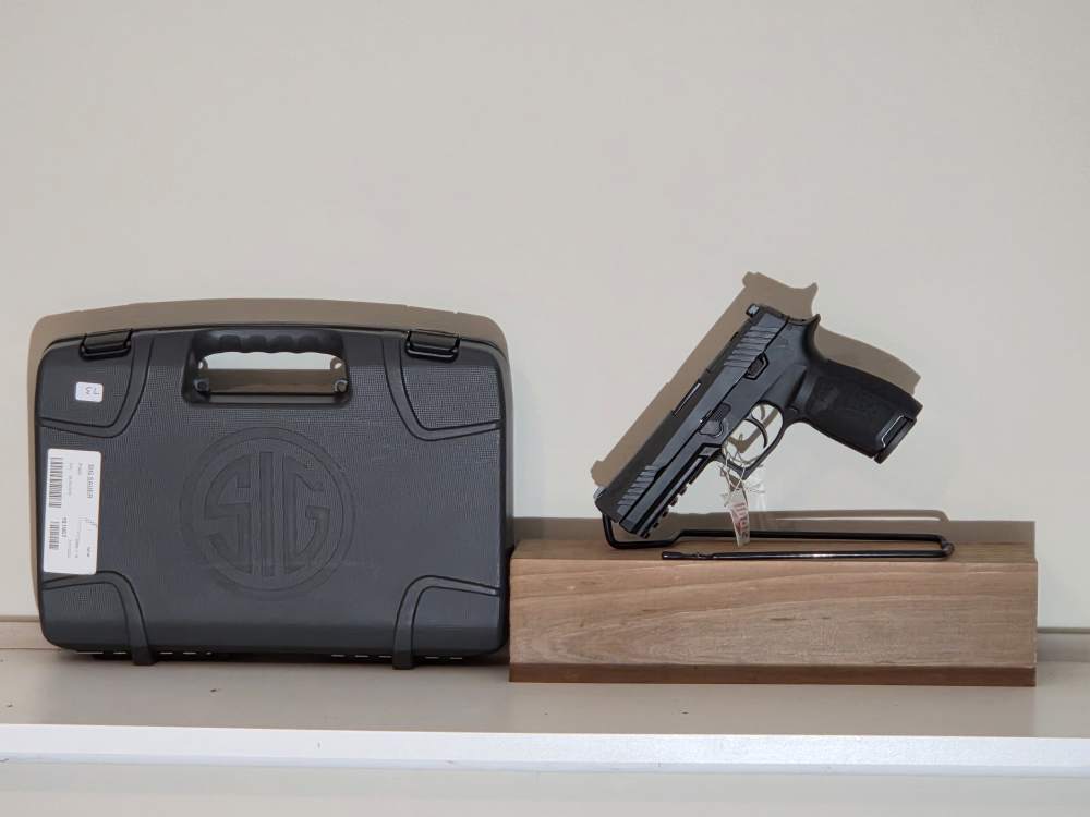 Sig Sauer P320 Full (2024) 4.7" Night Sights* NEW! 3 Mags!-img-1