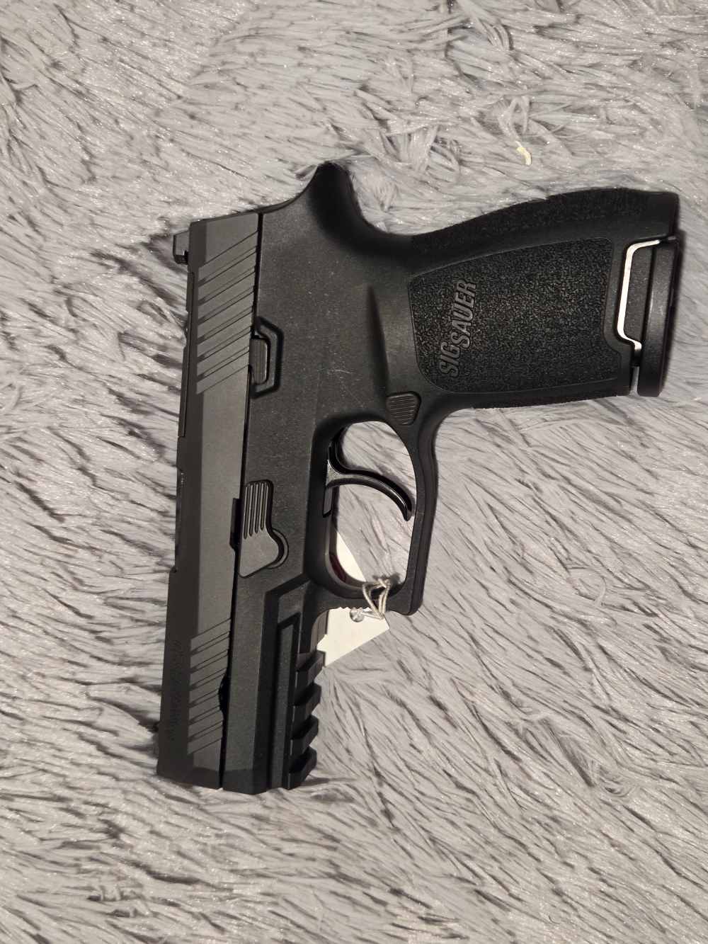 Sig Sauer P320 Compact (2025) *NEW!-Optic Ready, 3 Mags! -img-3