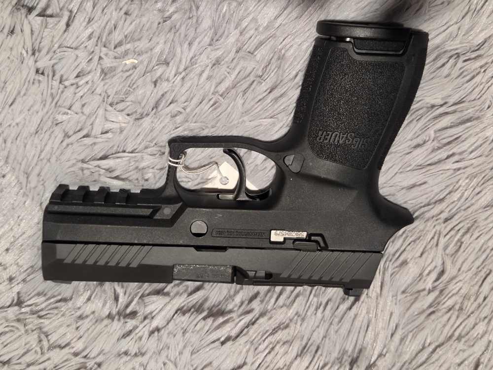 Sig Sauer P320 Compact (2025) *NEW!-Optic Ready, 3 Mags! -img-2