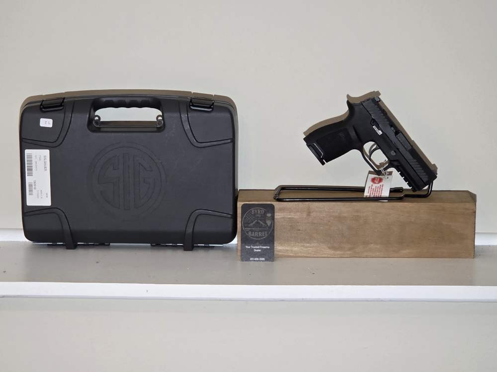 Sig Sauer P320 Compact (2025) *NEW!-Optic Ready, 3 Mags! -img-1