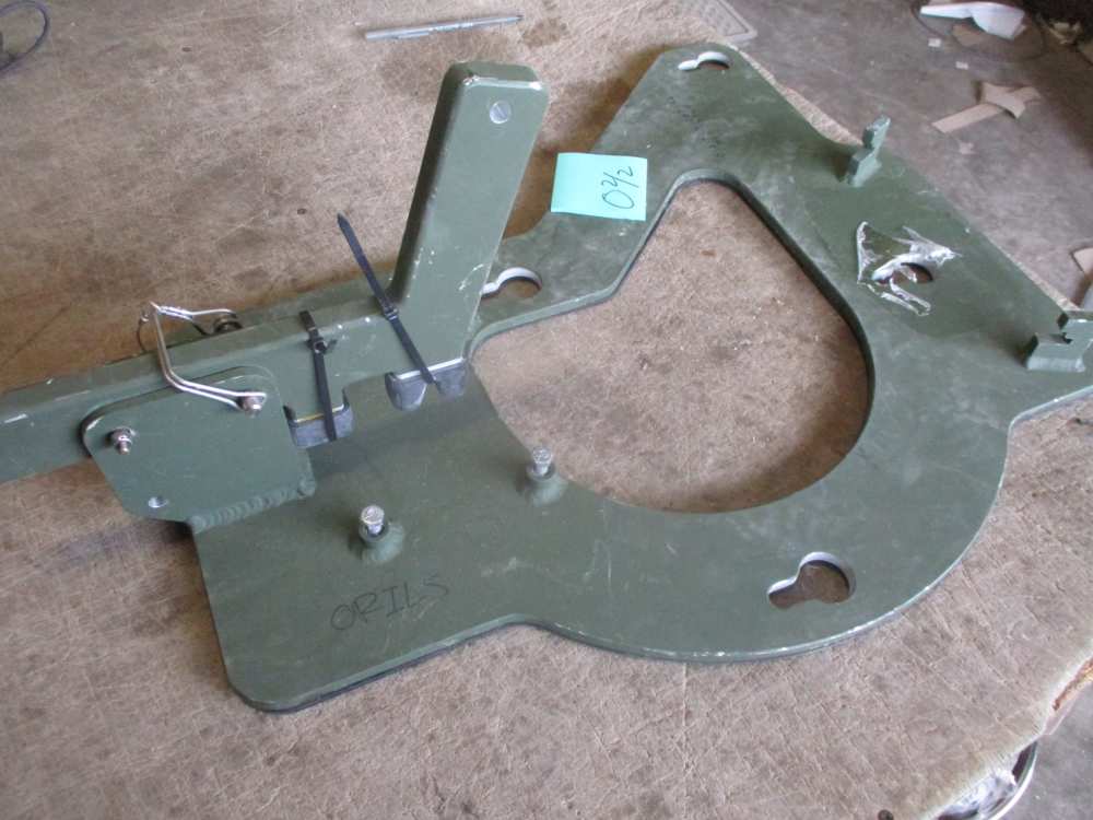 NOS Aluminum Storage Bracket for 81mm or 60mm Mortar Base Plate-img-1