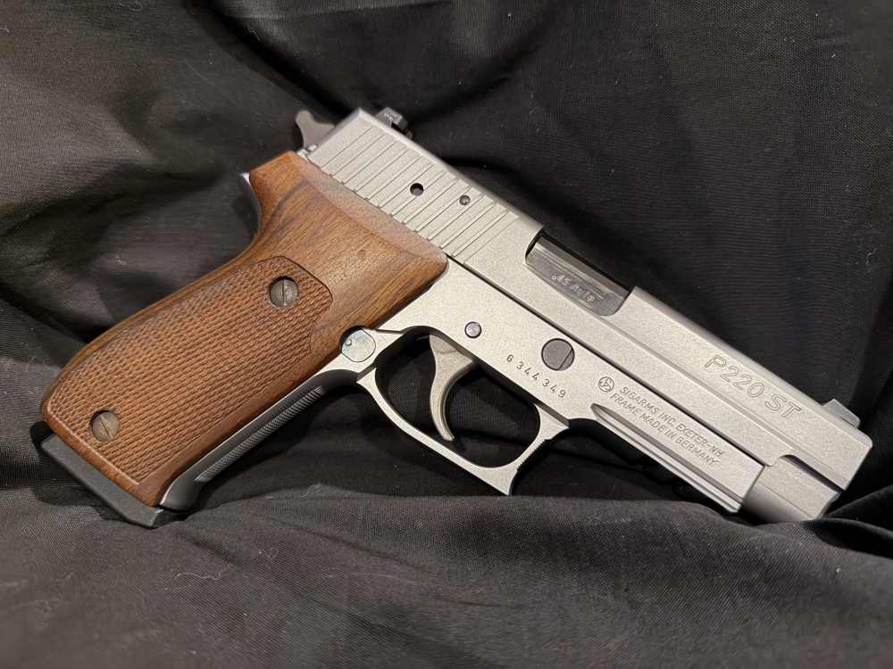 Sig Sauer P220ST .45 acp-img-1