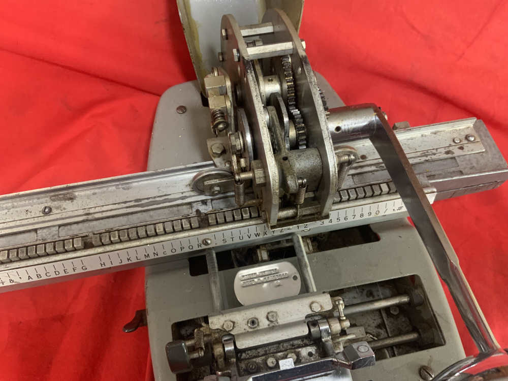 Original USGI Graphotype 350 Dog Tag Machine-img-3