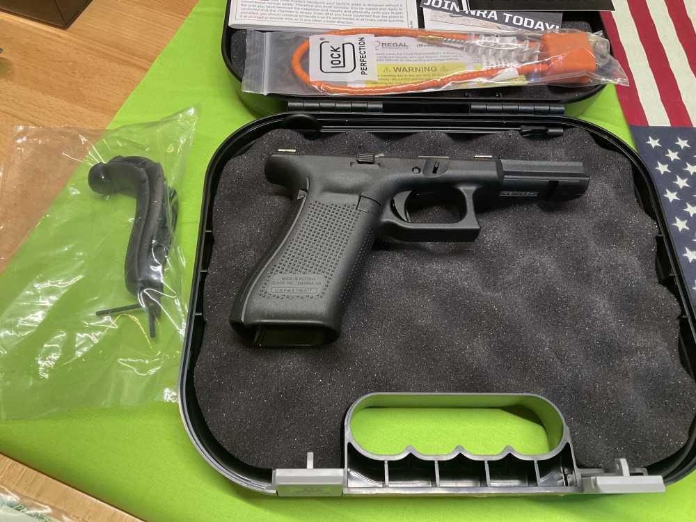 Hard to find - Glock 17 Gen V Complete Lower Receiver Frame - Brand New-img-3