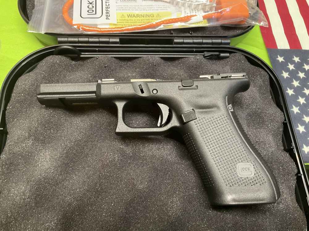 Hard to find - Glock 17 Gen V Complete Lower Receiver Frame - Brand New-img-5