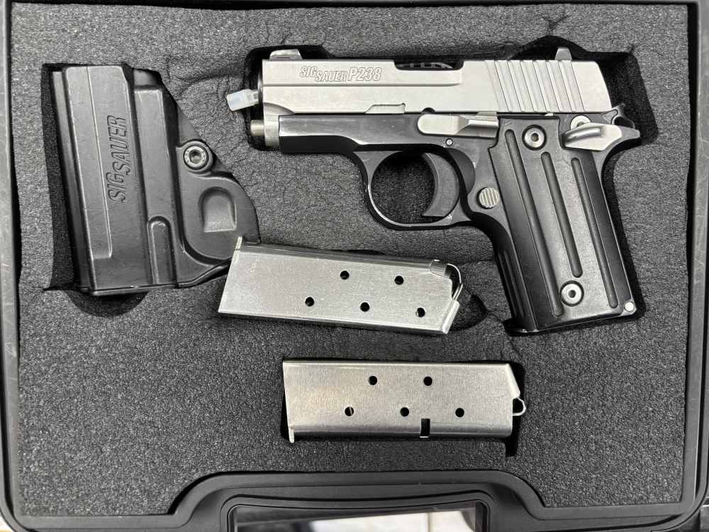 SIG SAUER P238 TWO-TONE 380 ACP W/ CASE. NO RESERVE -img-1