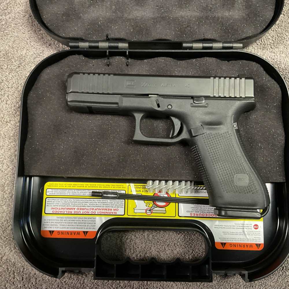 Glock 22 Gen 5 .40 S&W semi automatic pistol -img-0