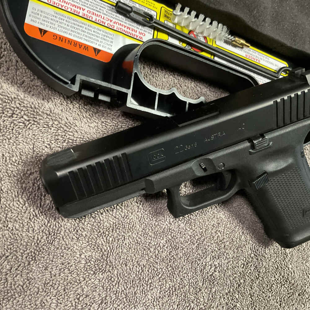 Glock 22 Gen 5 .40 S&W semi automatic pistol -img-8
