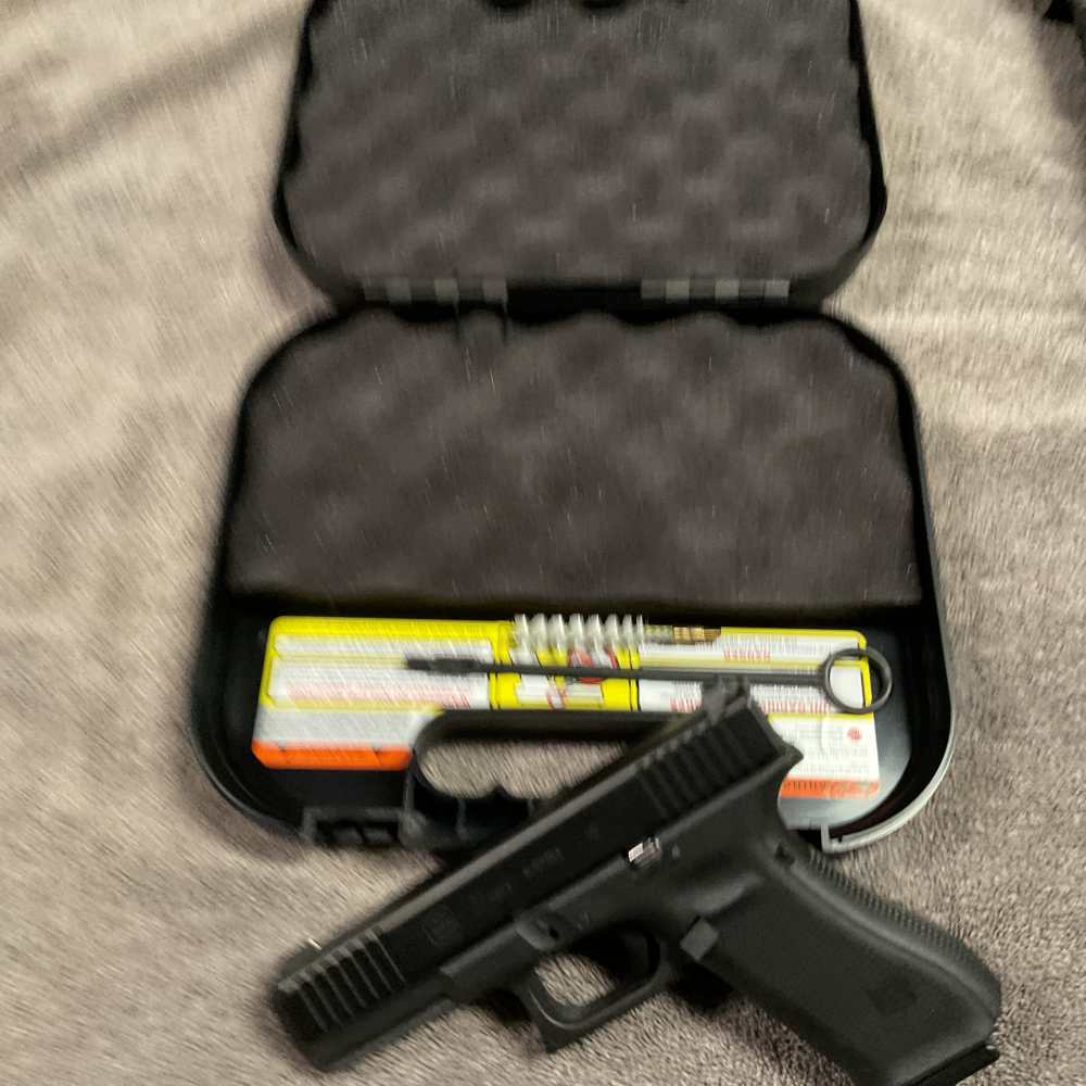 Glock 22 Gen 5 .40 S&W semi automatic pistol -img-5