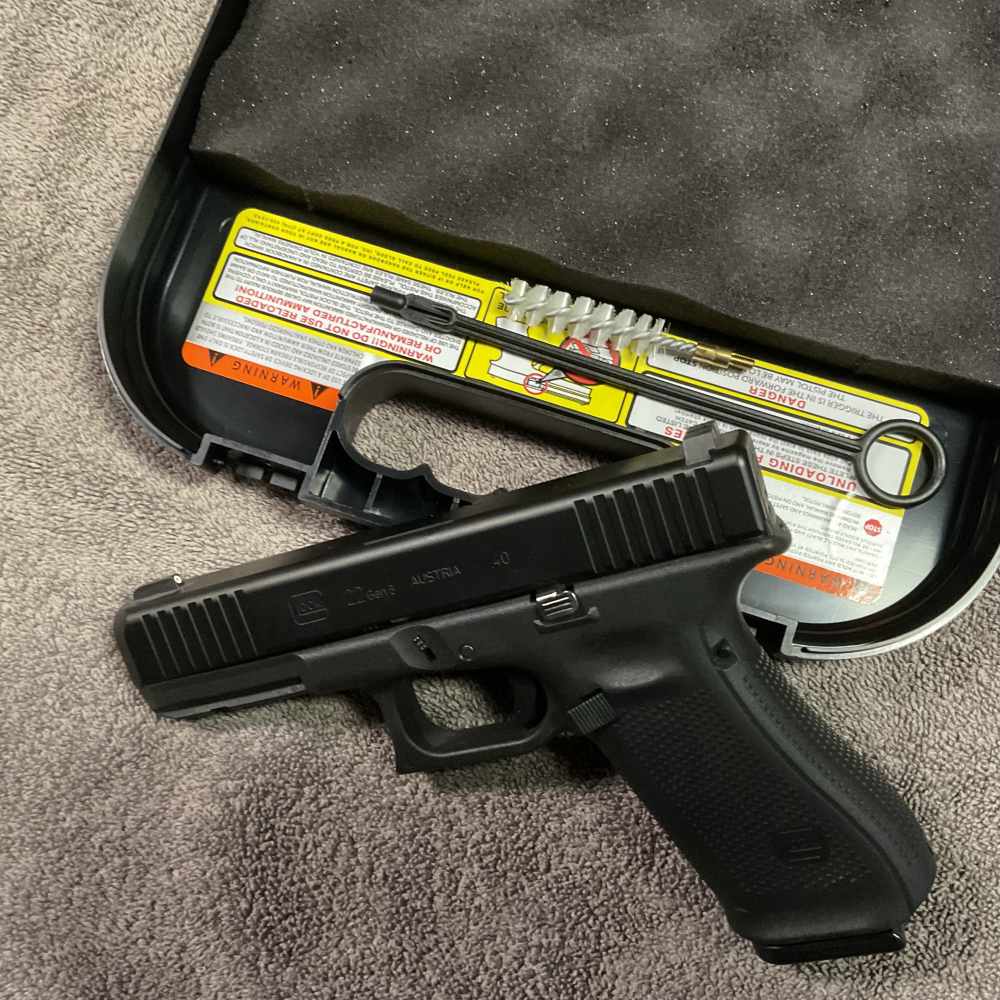 Glock 22 Gen 5 .40 S&W semi automatic pistol -img-7